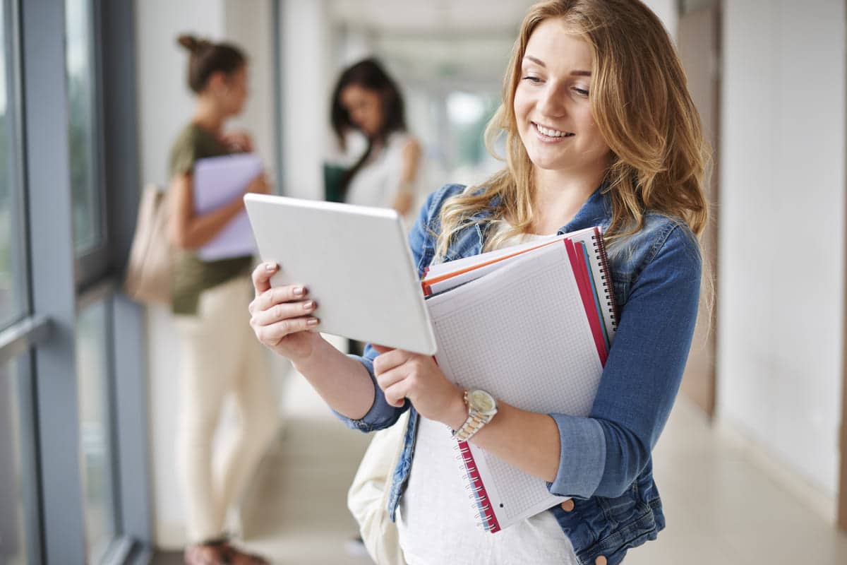 Top 5 Herramientas de IA para mejorar tus Trabajos Universitarios